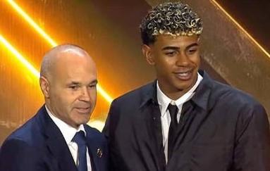 海港迎新赛季首个训练开放日 伤员加布里埃尔恢复训练