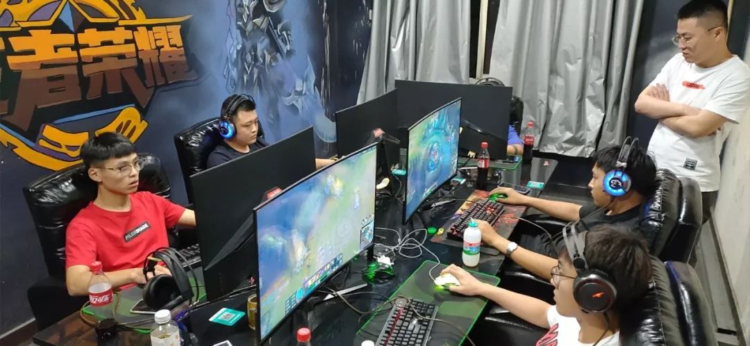 在篮球比赛 在篮球比赛